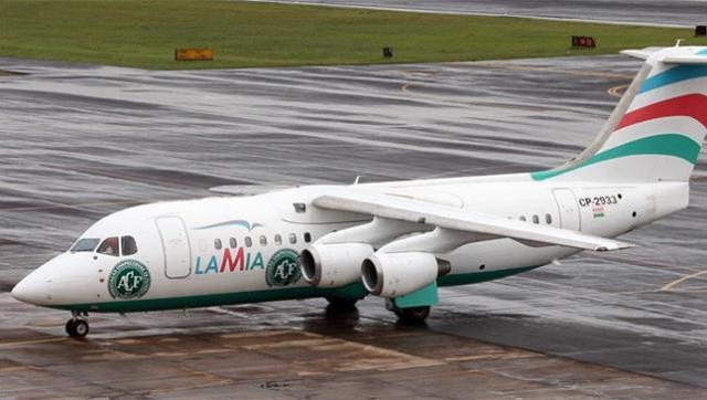 Se estrelló un avión con un equipo de fútbol brasileño y hay 76 muertos