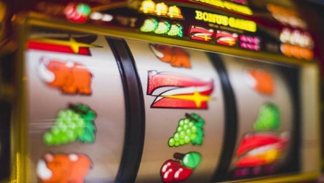 Cómo jugar a tragamonedas gratis en un casino